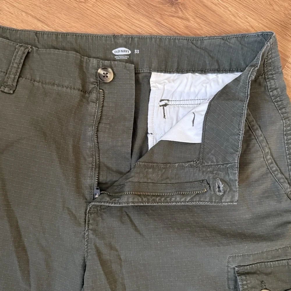 Old Navy Cargo Shorts Men's 33 Olive Green Cotton Flat‎ Front Rip Stop Grunge